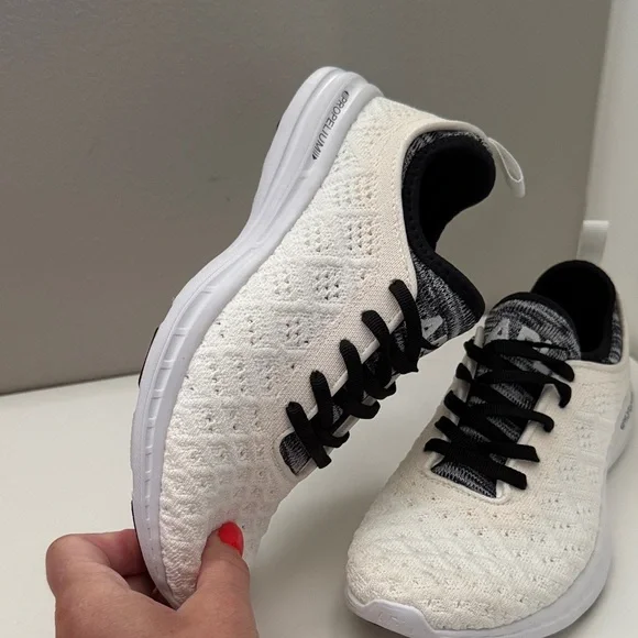 APL Off-White and Black Athletic Shoes - Picture 4 of 8